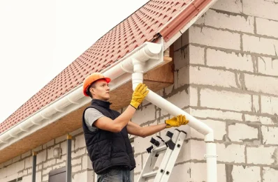 Pose et remplacement de gouttières à Manicamp